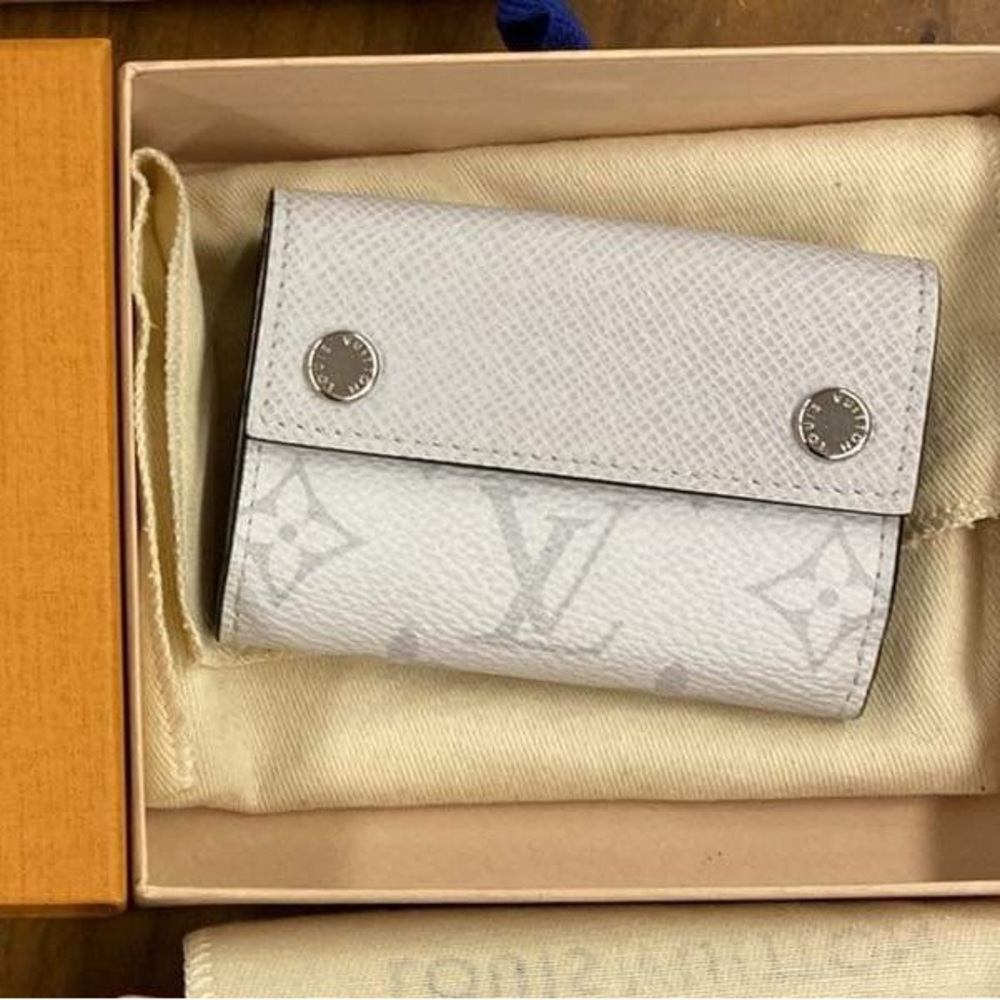 LV discovery compact wallet